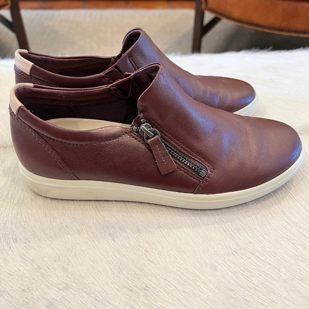 ECCO WOMEN'S SOFT 7 SLIP-ON SIDE ZIP SNEAKER